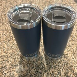 2 Yeti 20 oz tumblers